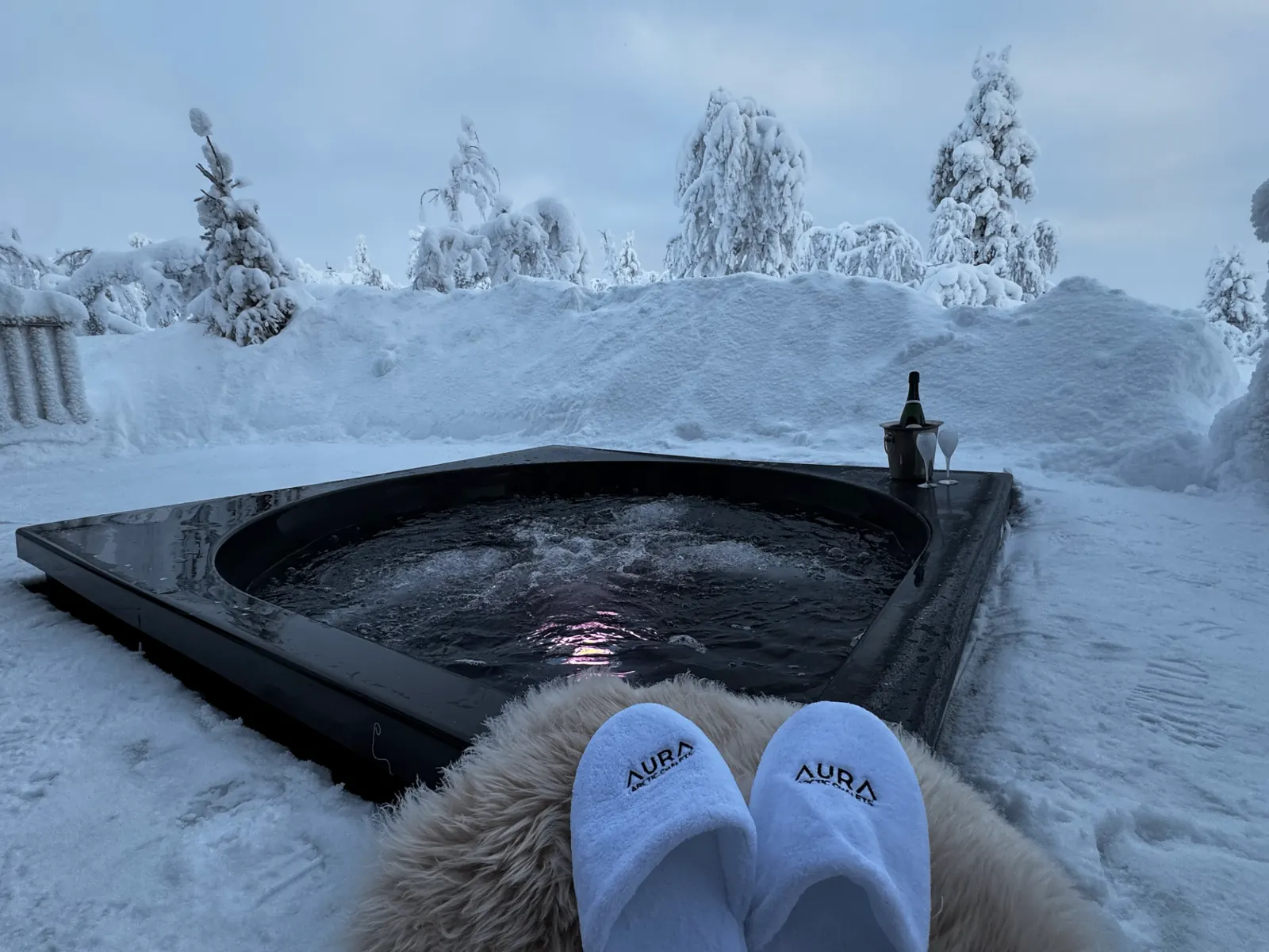 Outdoor jacuzzi at Grand Hideaway